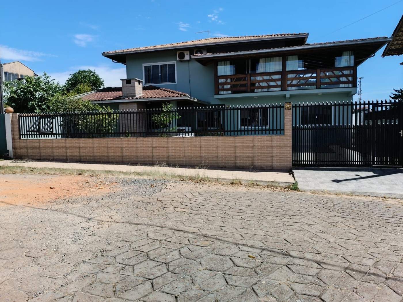 Sobrado, 4 quartos, 201 m² - Foto 1